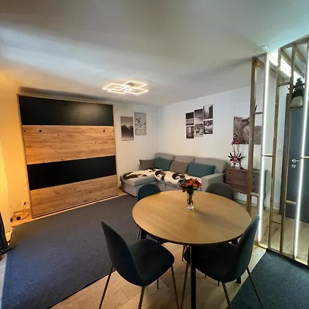Cosy For 4 Near Lift, Cretes B24 *