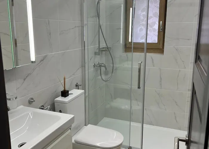 Cosy For 4 Near Lift, Cretes B24 Apartament