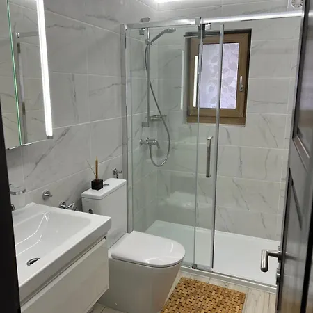 Cosy For 4 Near Lift, Cretes B24 Apartment